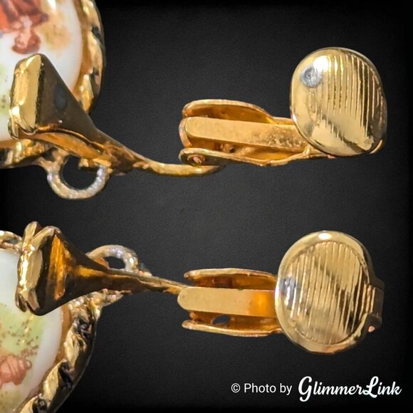 VTG Oval Porcelain Fragonard Courting Couple Cameo Gold Tone Clip On Earrings - Picture 7 of 8